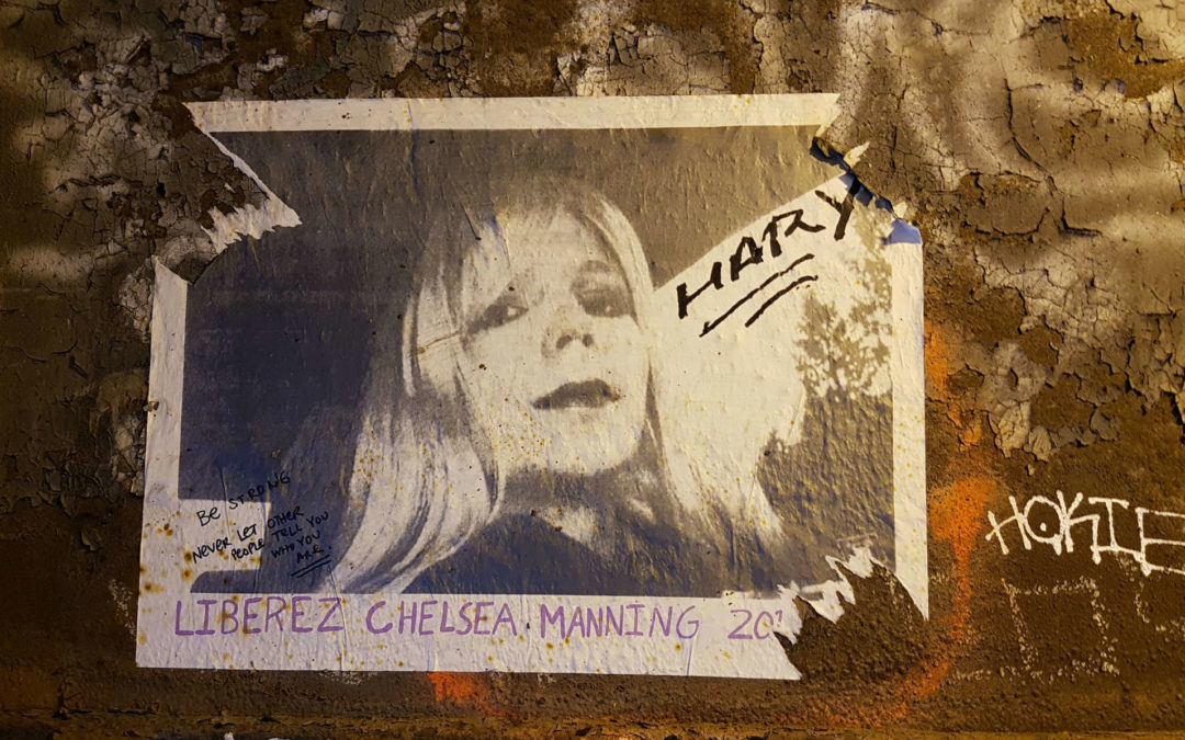 Juez reitera multas de mil dólares diarios contra Chelsea Manning por negarse a declarar