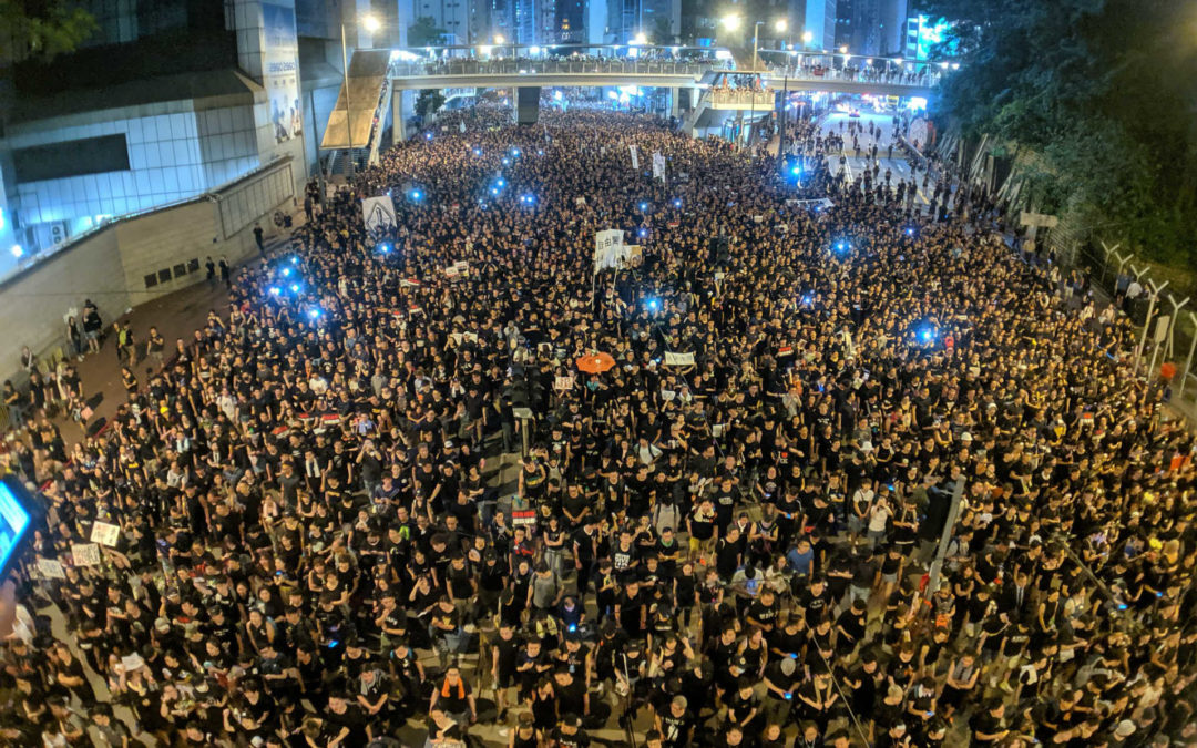 Manifestantes en Hong Kong libran una batalla contra el reconocimiento facial