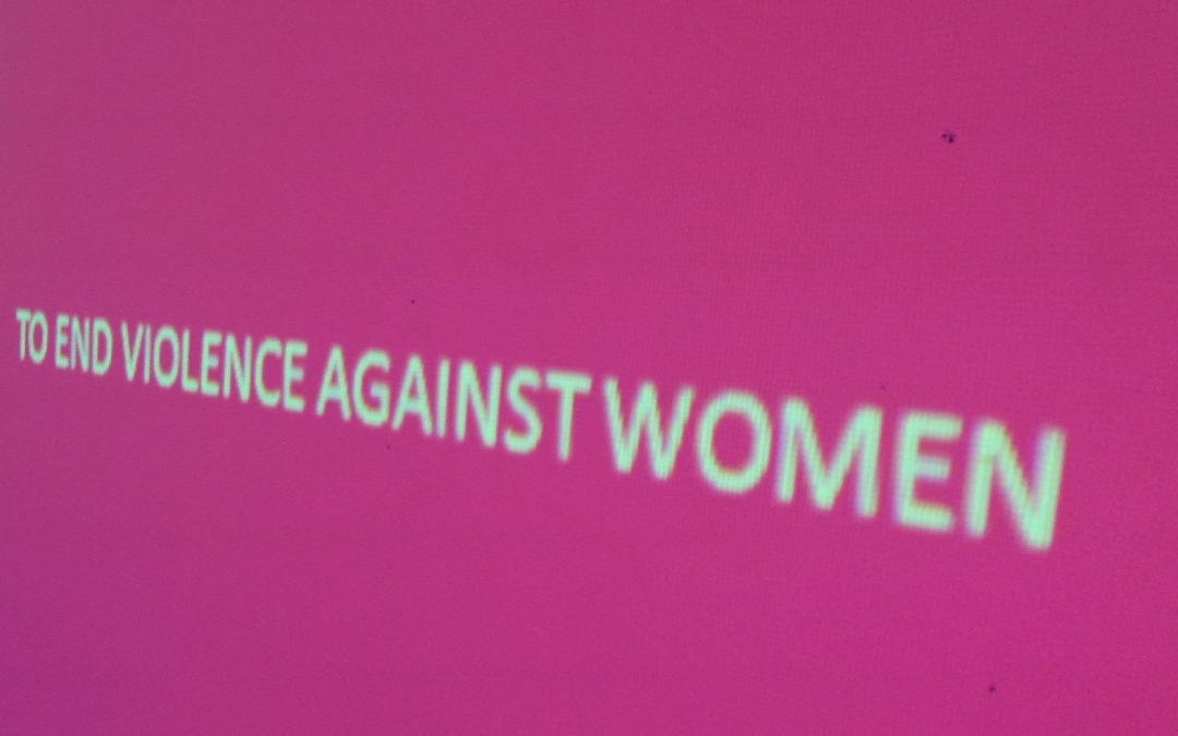 Mujeres exigen un alto a la violencia en línea a Facebook, Google, Twitter y Tik Tok